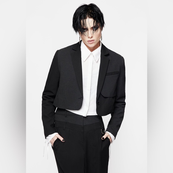 Disturbia Memoriam Spliced Pinstripe Crop Blazer US 6 / UK 10 - Picture 6 of 8